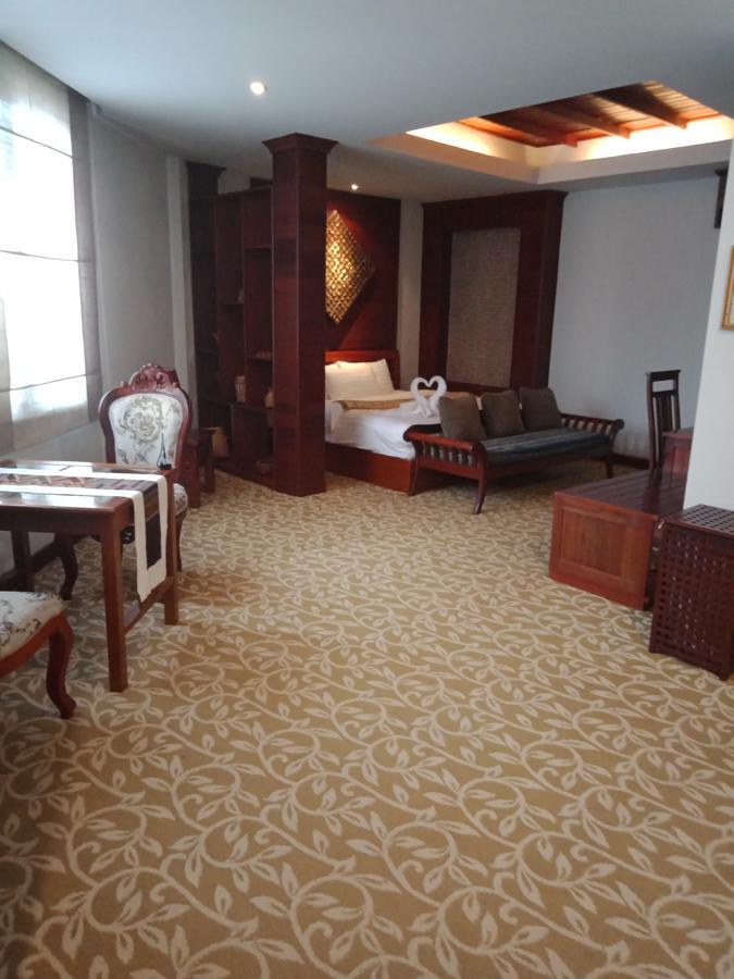 Charming Lao Hotel Muang Xai Buitenkant foto